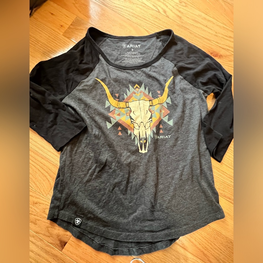 Ariat Graphic Baseball T-shirt. 3/4 sleeve, size small